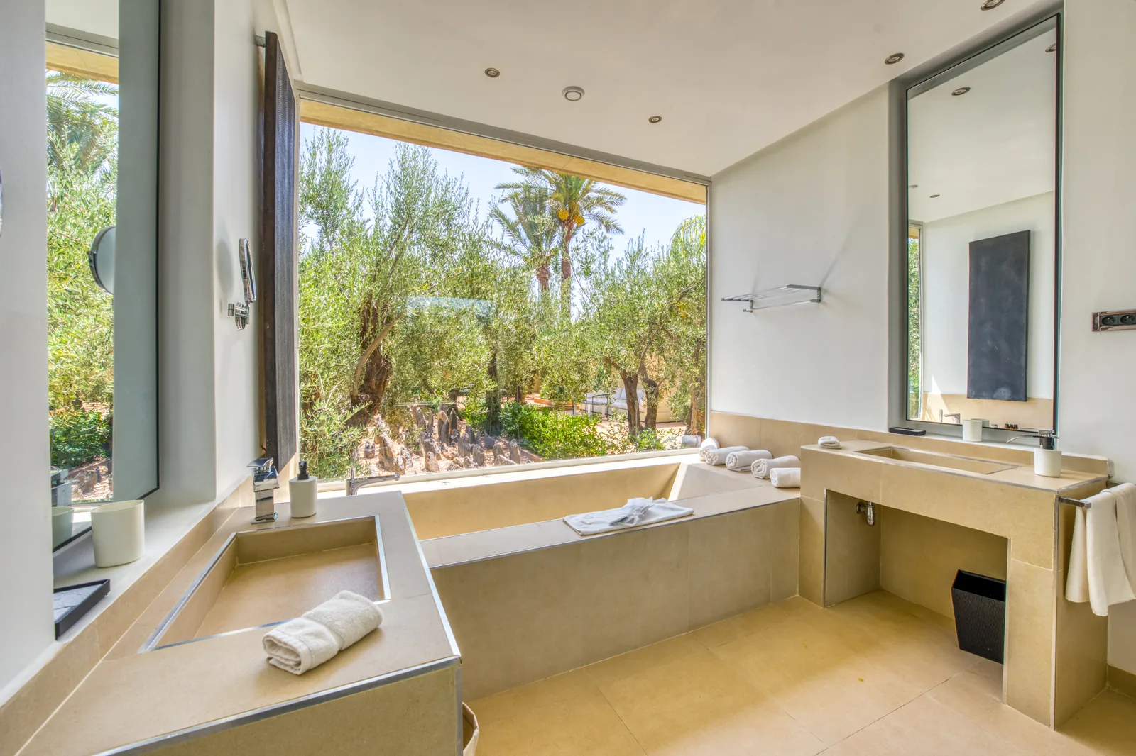 Quadruple Suite bathroom